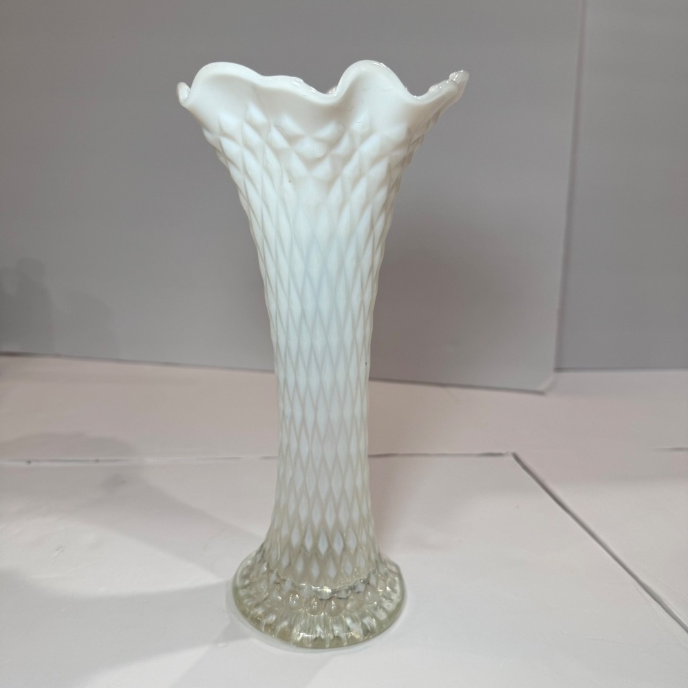 Vintage Milk Glass Diamond Quilt Ruffled Trumpet Vase Wedding Cottage Decor - Picture 6 of 8